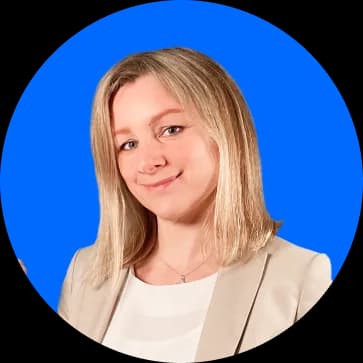 home.hero.banner.teacherAlt is missing